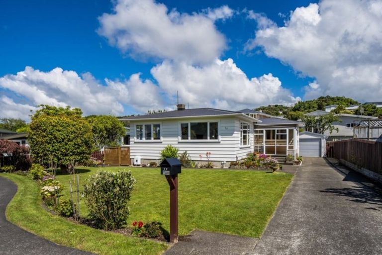 Photo of property in 12 Clematis Grove, Maungaraki, Lower Hutt, 5010