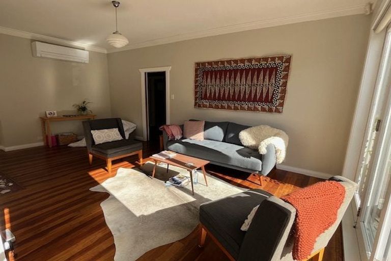 Photo of property in 22 St Michaels Avenue, Point Chevalier, Auckland, 1022