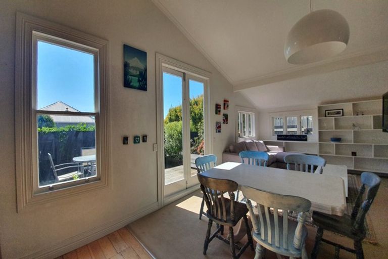 Photo of property in 77 Eliot Street, New Plymouth, 4310