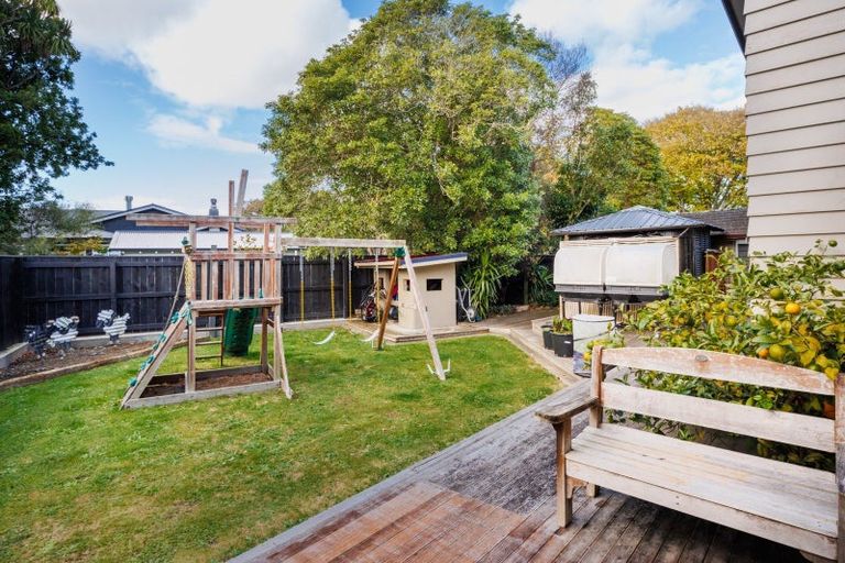 Photo of property in 43 Te Awe Awe Street, Hokowhitu, Palmerston North, 4410