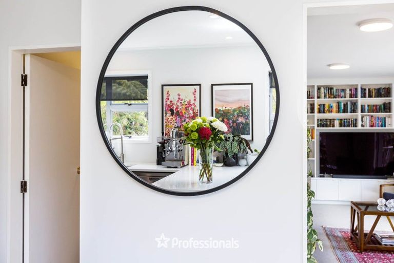 Photo of property in 96 Kamahi Street, Stokes Valley, Lower Hutt, 5019