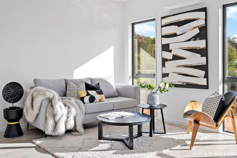 Photo of property in 13b Serjeant Street, Henderson, Auckland, 0612