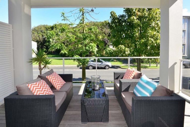 Photo of property in 16 Parkside Drive, Orewa, 0931