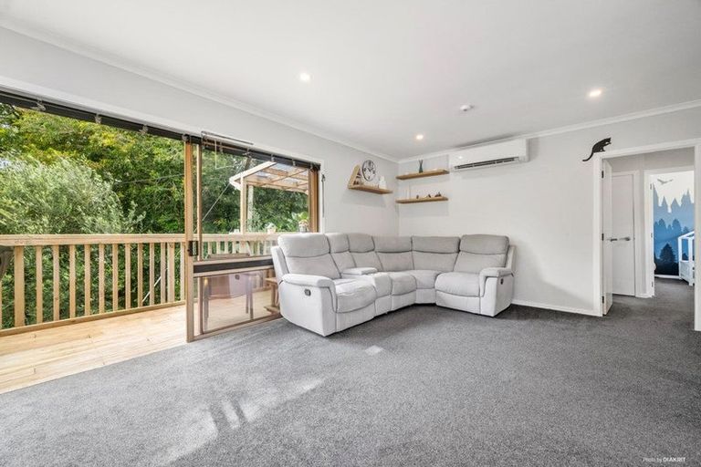 Photo of property in 2/33 Glenvar Road, Torbay, Auckland, 0630