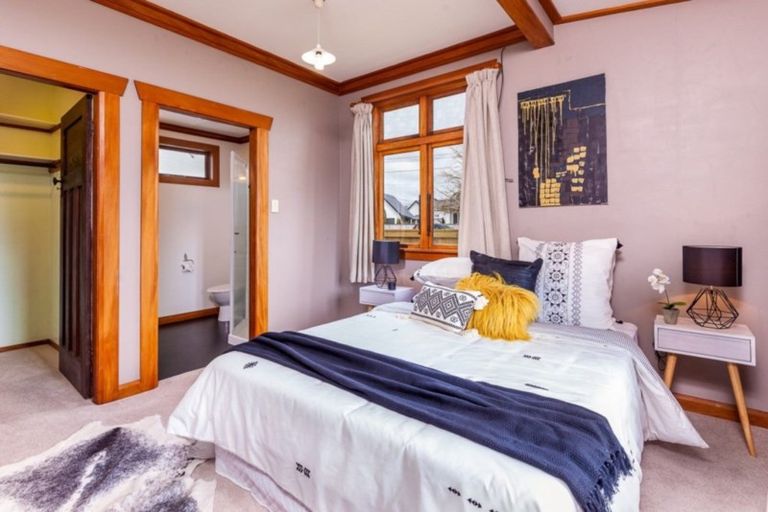 Photo of property in 39 Waiwaka Terrace, Strandon, New Plymouth, 4312