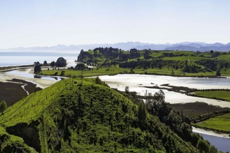 Photo of property in 137 Ohiwa Beach Road, Waiotahe, Opotiki, 3198