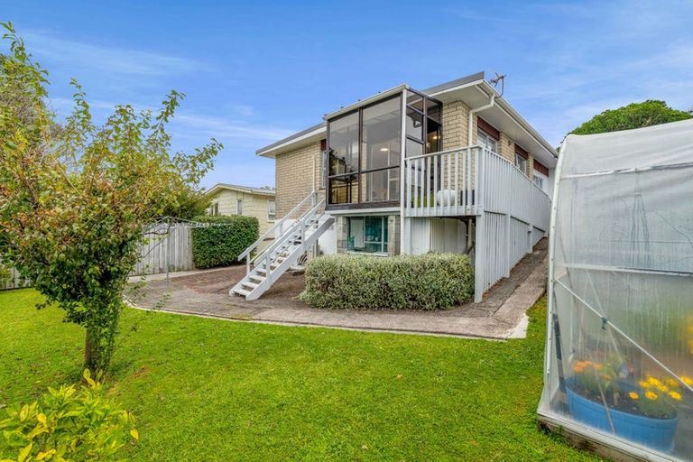 Photo of property in 15b Mayfair Place, Westown, New Plymouth, 4310