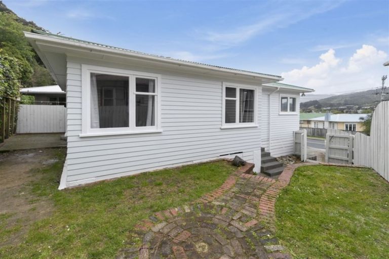 Photo of property in 47 Petrie Street, Wainuiomata, Lower Hutt, 5014