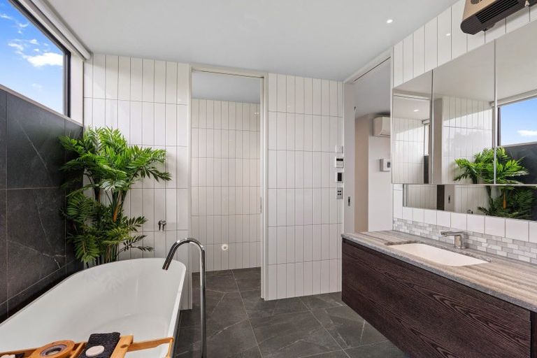 Photo of property in 44d Glandovey Road, Fendalton, Christchurch, 8052