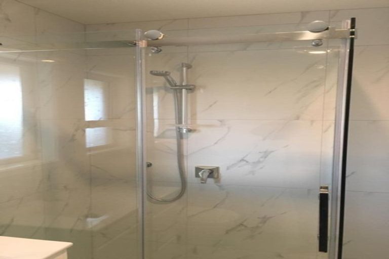 Photo of property in 2/18 Mander Place, Bucklands Beach, Auckland, 2012