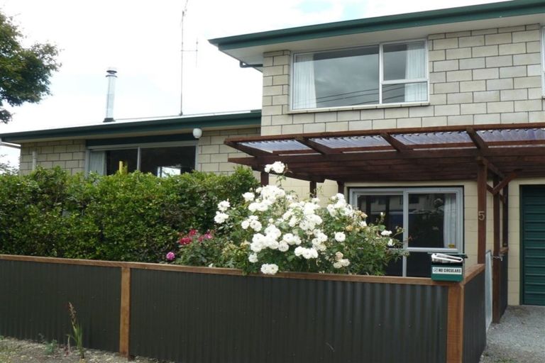 Photo of property in 5 Munro Street, Pleasant Point, 7903