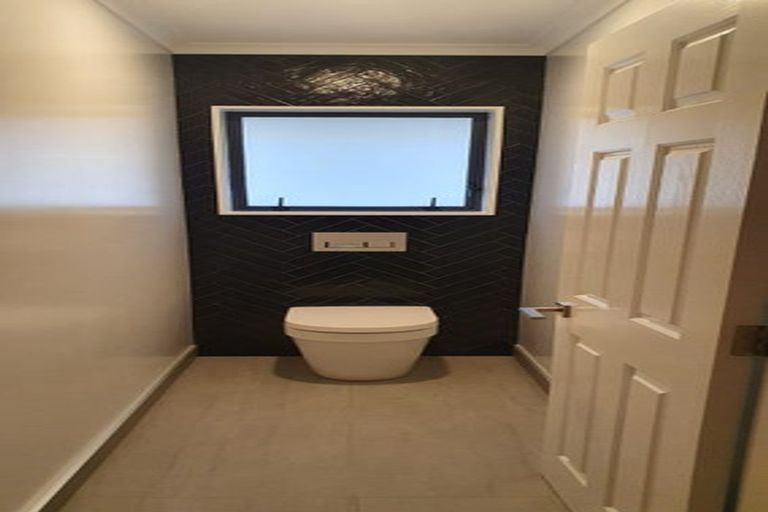 Photo of property in 4 Heaphy Place, Pukehangi, Rotorua, 3015