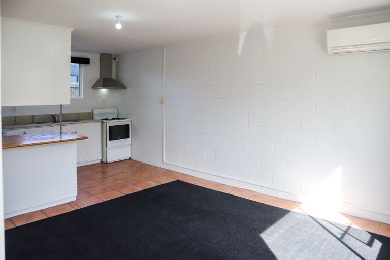 Photo of property in 2/21 Olliviers Road, Phillipstown, Christchurch, 8011