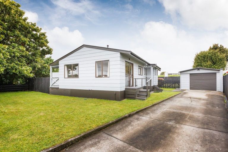 Photo of property in 15 Willowstream Grove, Cloverlea, Palmerston North, 4412