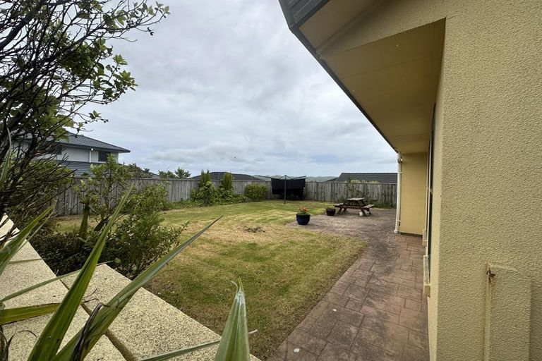 Photo of property in 71 Kentwood Drive, Woodridge, Wellington, 6037