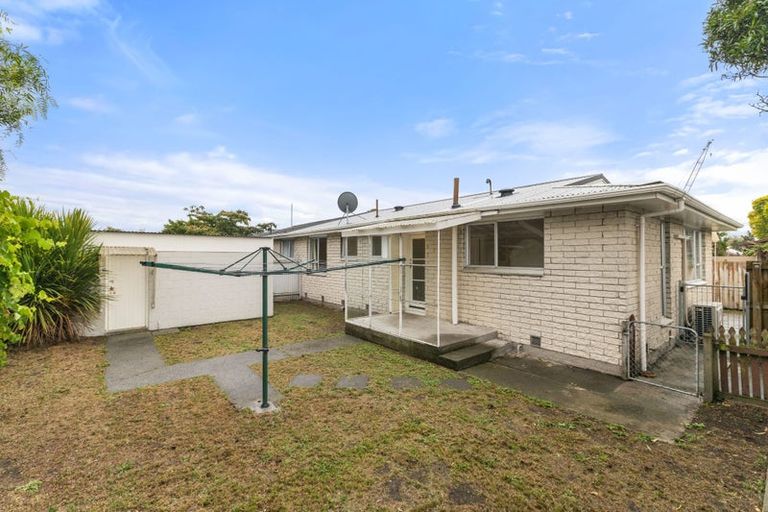 Photo of property in 2/2 Bayswater Crescent, Bromley, Christchurch, 8062