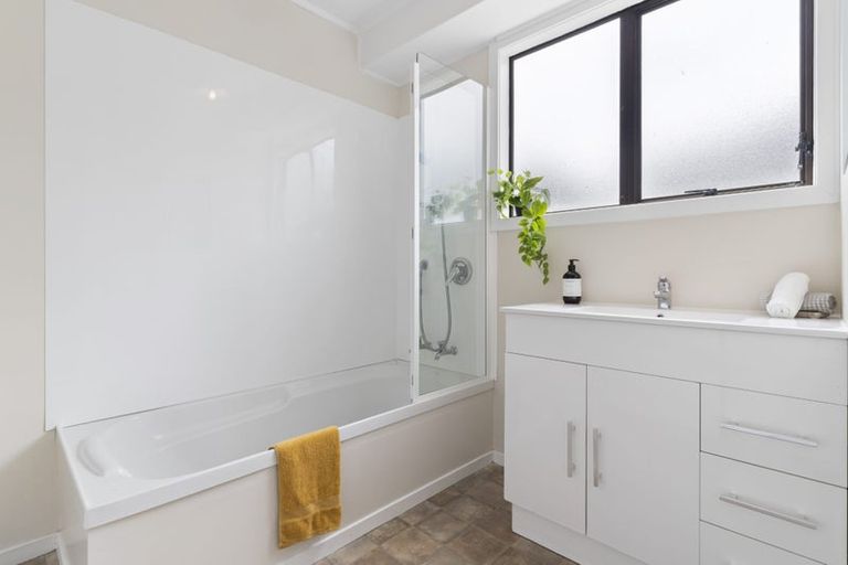 Photo of property in 1/67 Sunvue Road, Glen Eden, Auckland, 0602