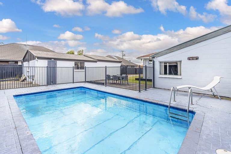 Photo of property in 52 Awatea Road, Hornby, Christchurch, 8042