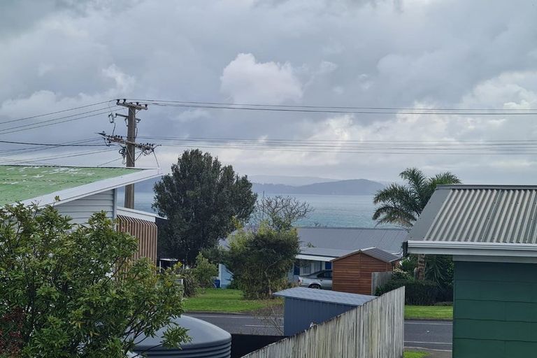 Photo of property in 2/1341 Whangaparaoa Road, Army Bay, Whangaparaoa, 0930