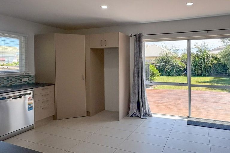 Photo of property in 45 Charlcott Street, Burnside, Christchurch, 8053