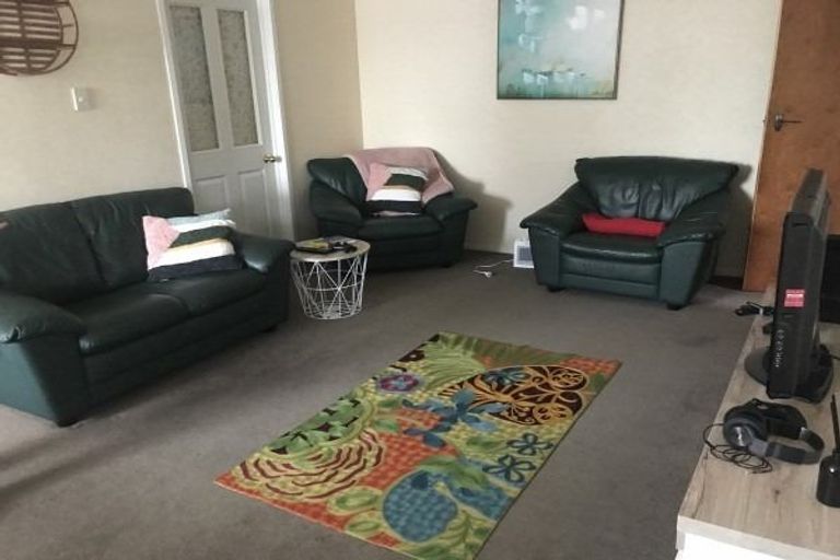 Photo of property in 4 Edgecombe Court, Roslyn, Palmerston North, 4414