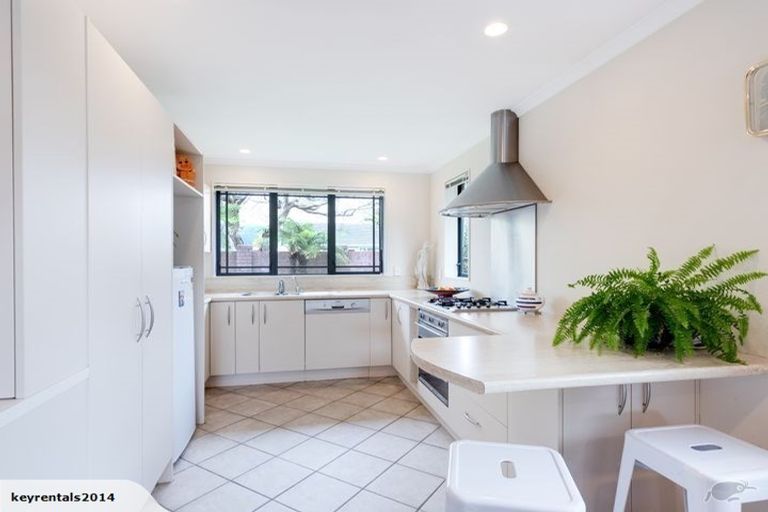 Photo of property in 2a Redwood Street, Elderslea, Upper Hutt, 5018