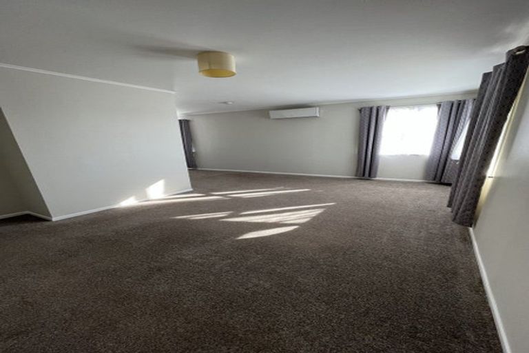 Photo of property in 18 Aronui Terrace, Kelston, Auckland, 0602