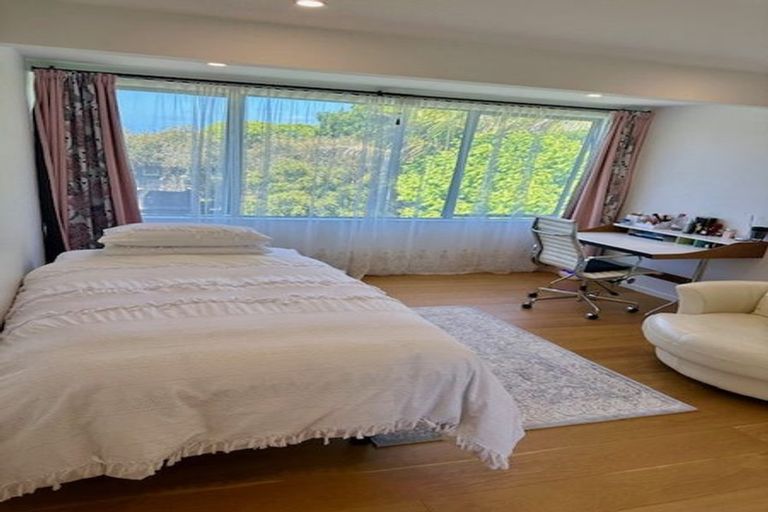 Photo of property in 1 Manaia Place, Mairangi Bay, Auckland, 0630