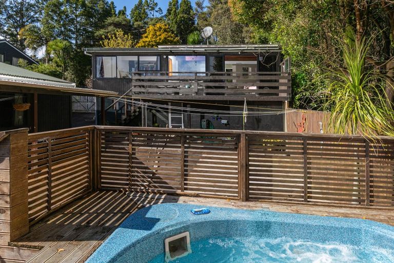 Photo of property in 1/757 West Coast Road, Oratia, Auckland, 0604