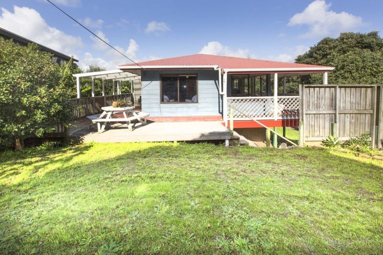 Photo of property in 5 Ripiro Drive, Baylys Beach, Dargaville, 0377