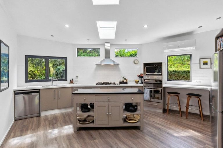 Photo of property in 2 Fiesta Grove, Raumati Beach, Paraparaumu, 5032