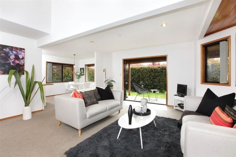 Photo of property in 131b Edmonton Road, Te Atatu South, Auckland, 0610