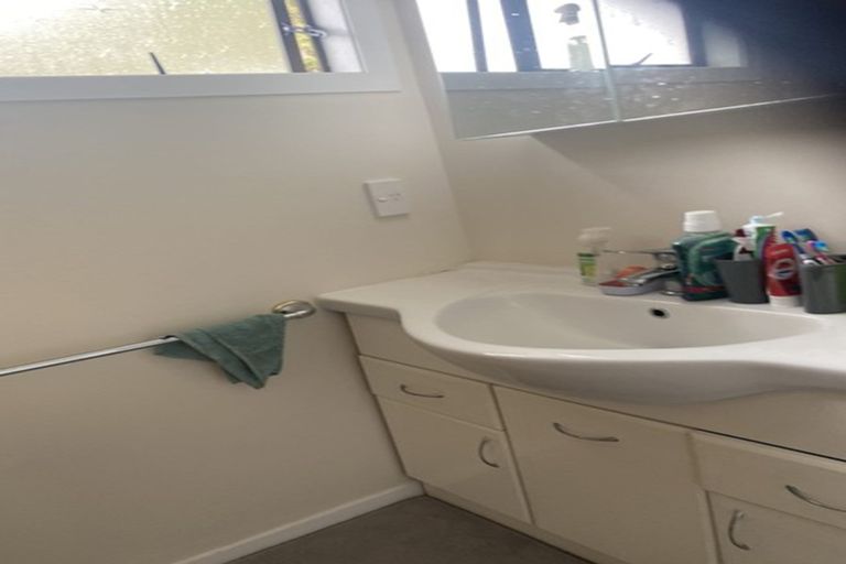 Photo of property in 8 Bushland Grove, Paparangi, Wellington, 6037