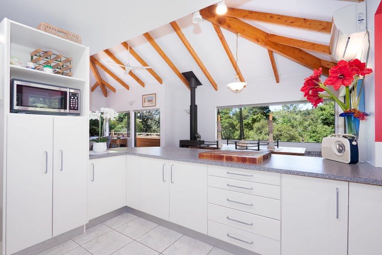 Photo of property in 84 School Road, Paihia, 0200