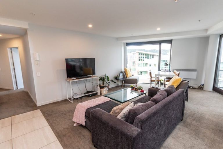 Photo of property in Pinnacle Apartments, E903/160 Victoria Street, Te Aro, Wellington, 6011