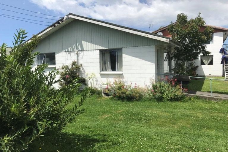 Photo of property in 1/52 North Avon Road, Richmond, Christchurch, 8013