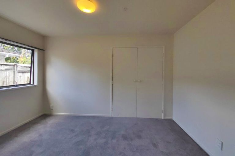 Photo of property in 33 Lynden Avenue, Hillcrest, Auckland, 0627