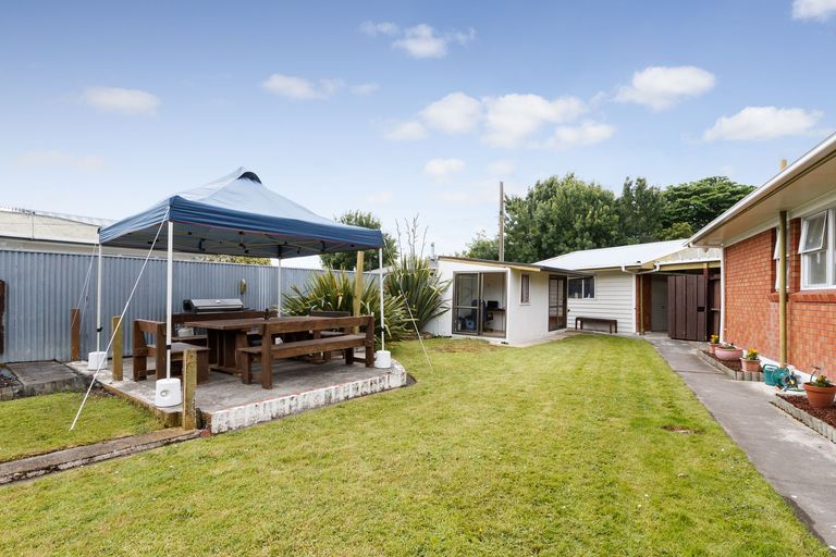 Photo of property in 53 Abraham Crescent, Milson, Palmerston North, 4414