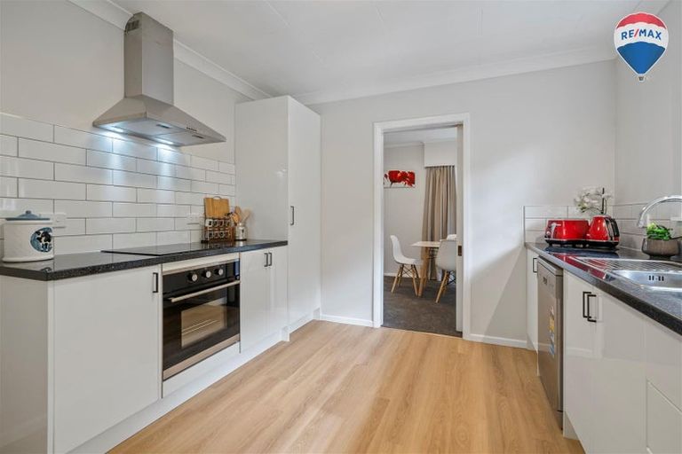 Photo of property in 76 Raukawa Street, Stokes Valley, Lower Hutt, 5019