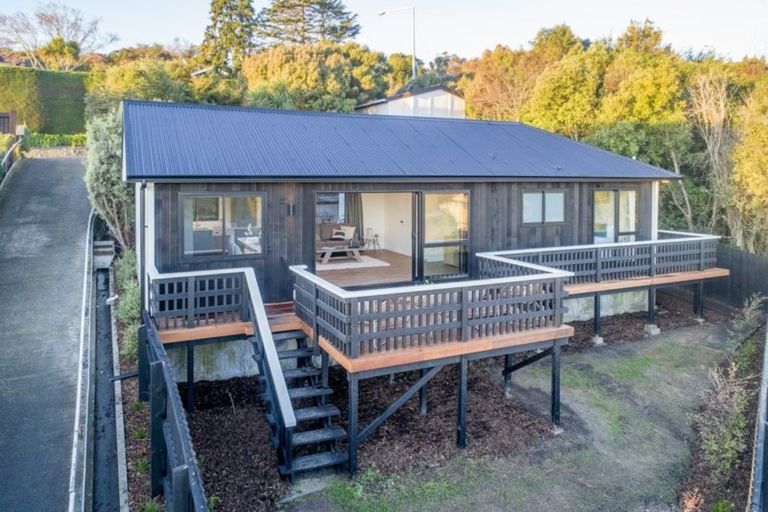 Photo of property in 126 Dyers Pass Road, Cashmere, Christchurch, 8022