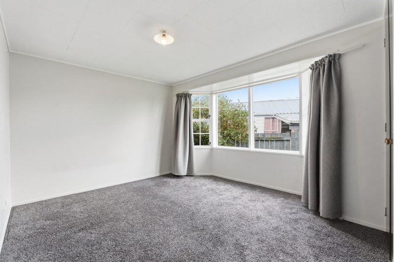 Photo of property in 52 Acacia Street, Kelvin Grove, Palmerston North, 4414
