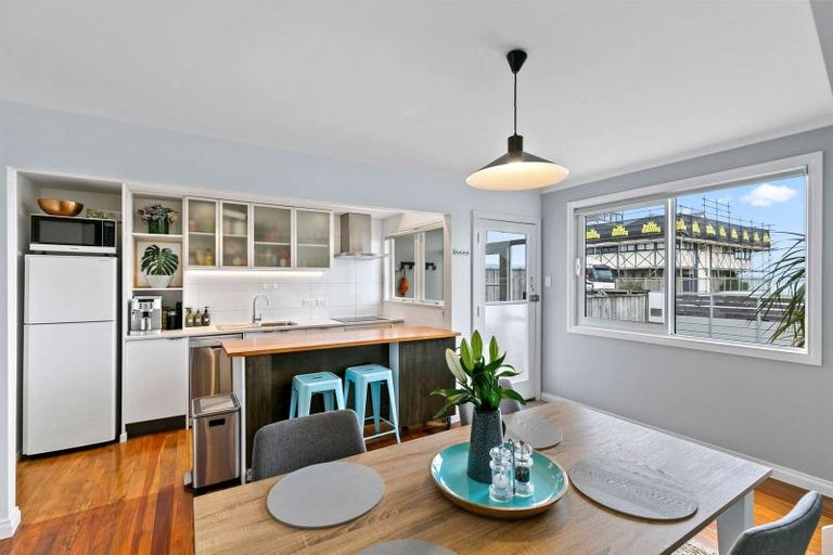 Photo of property in 139 The Esplanade, Petone, Lower Hutt, 5012