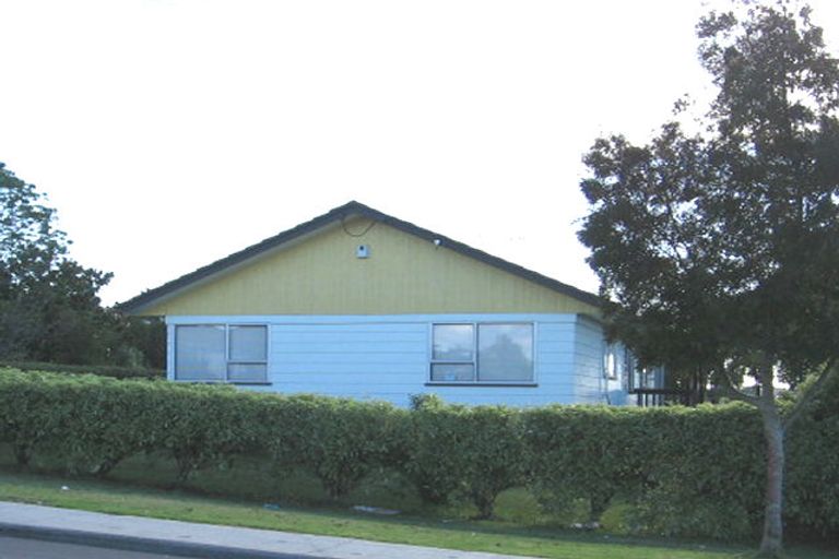 Photo of property in 66 Moire Road, Massey, Auckland, 0614