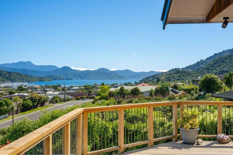 Photo of property in 32-34 Moana View Road, Waikawa, Picton, 7220