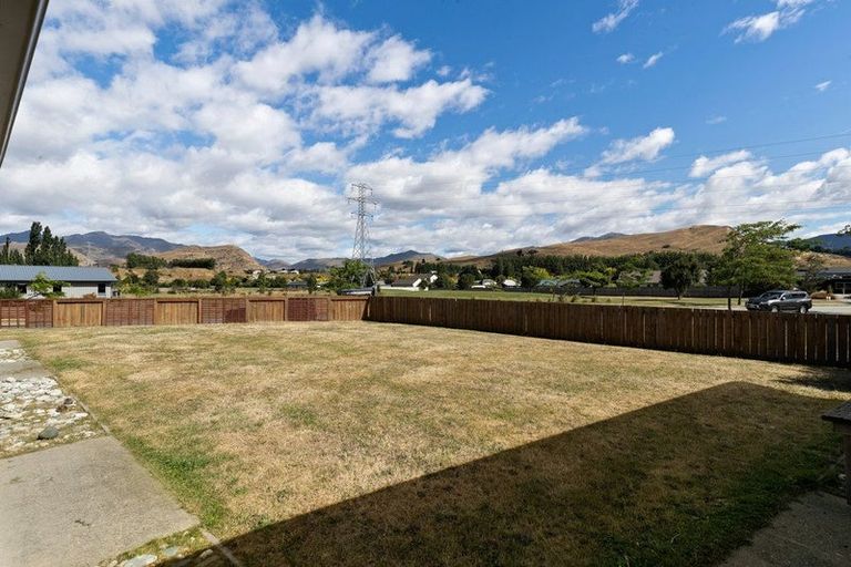 Photo of property in 1 Mcivor Lane, Lake Hayes, Queenstown, 9304