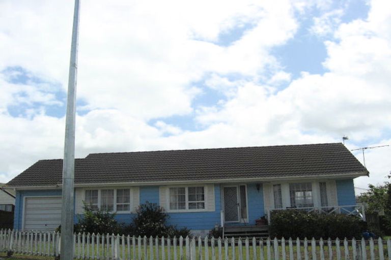 Photo of property in 1 Iris Place, Clendon Park, Auckland, 2103