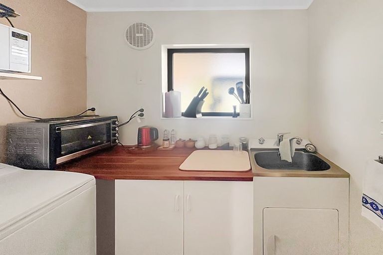 Photo of property in 11 Hartley Street, Foxton Beach, Foxton, 4815