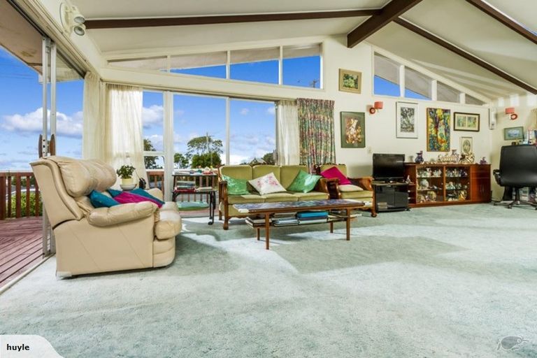 Photo of property in 36 Sunset Road, Unsworth Heights, Auckland, 0632