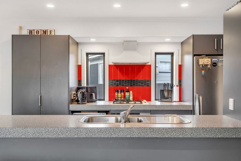 Photo of property in 61 Apollo Parade, Milson, Palmerston North, 4414