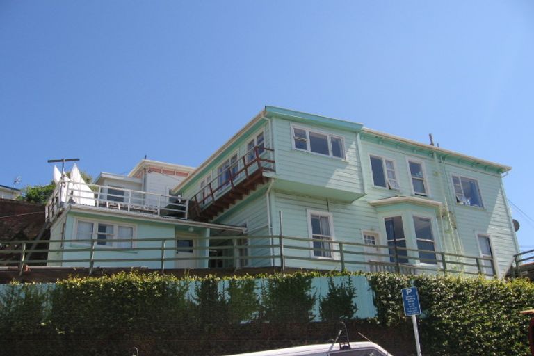 Photo of property in 9 Maarama Crescent, Aro Valley, Wellington, 6021